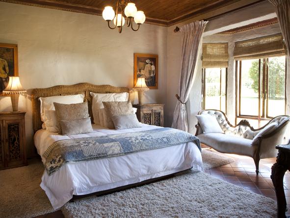 Hartford House - Bedroom 